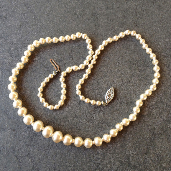 Vintage Jewelry - Vintage Glass Pearl Fashion Necklace